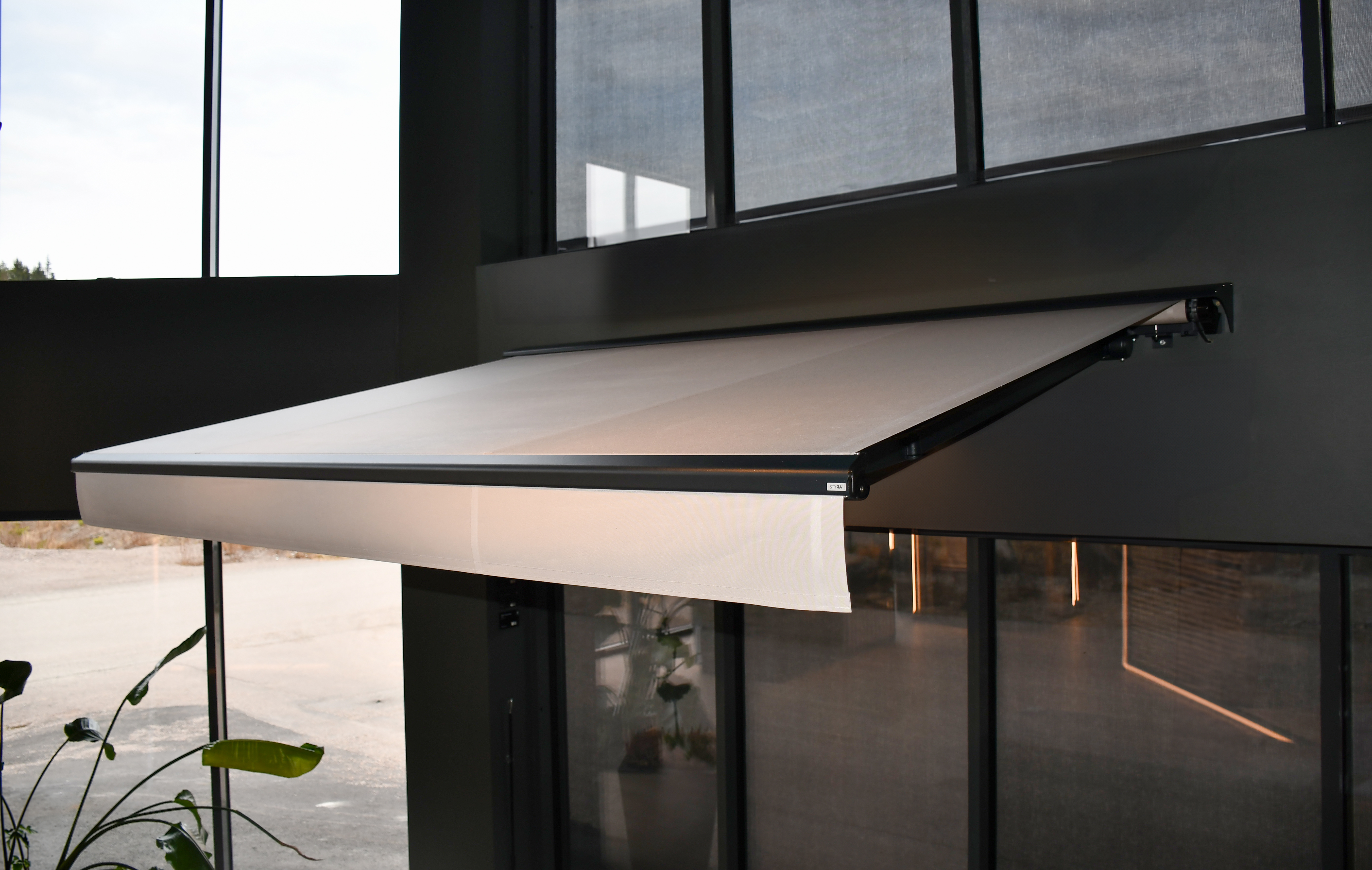 Styra T230 öppen terassmarkis